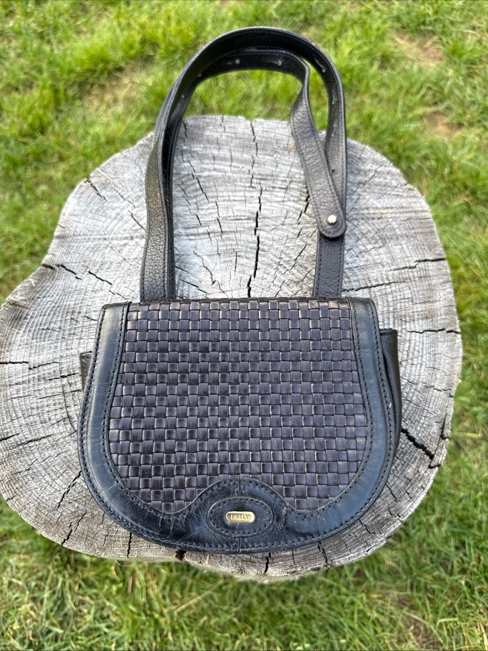 Vtg Bally Woven Leather Shoulder Bag in black- Classic Women's Handbag